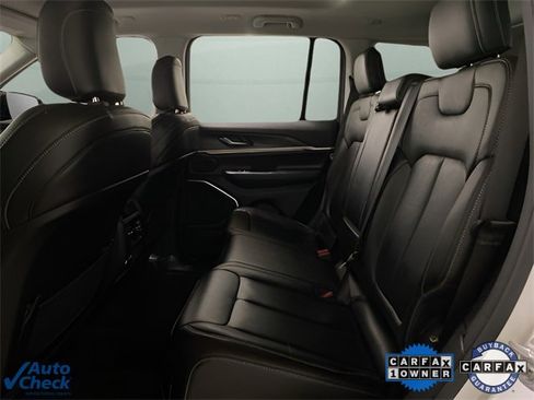 Used 2022 Jeep Grand Cherokee Limited 4xe image 17