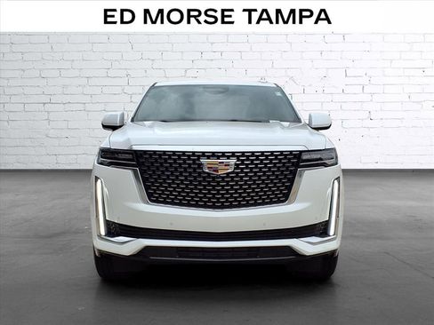 Used 2024 Cadillac Escalade ESV Luxury RWD image 6