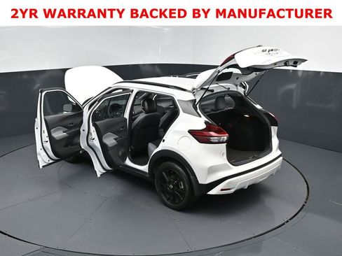 Used 2024 Nissan Kicks SR w/ SR Premium Package image 2