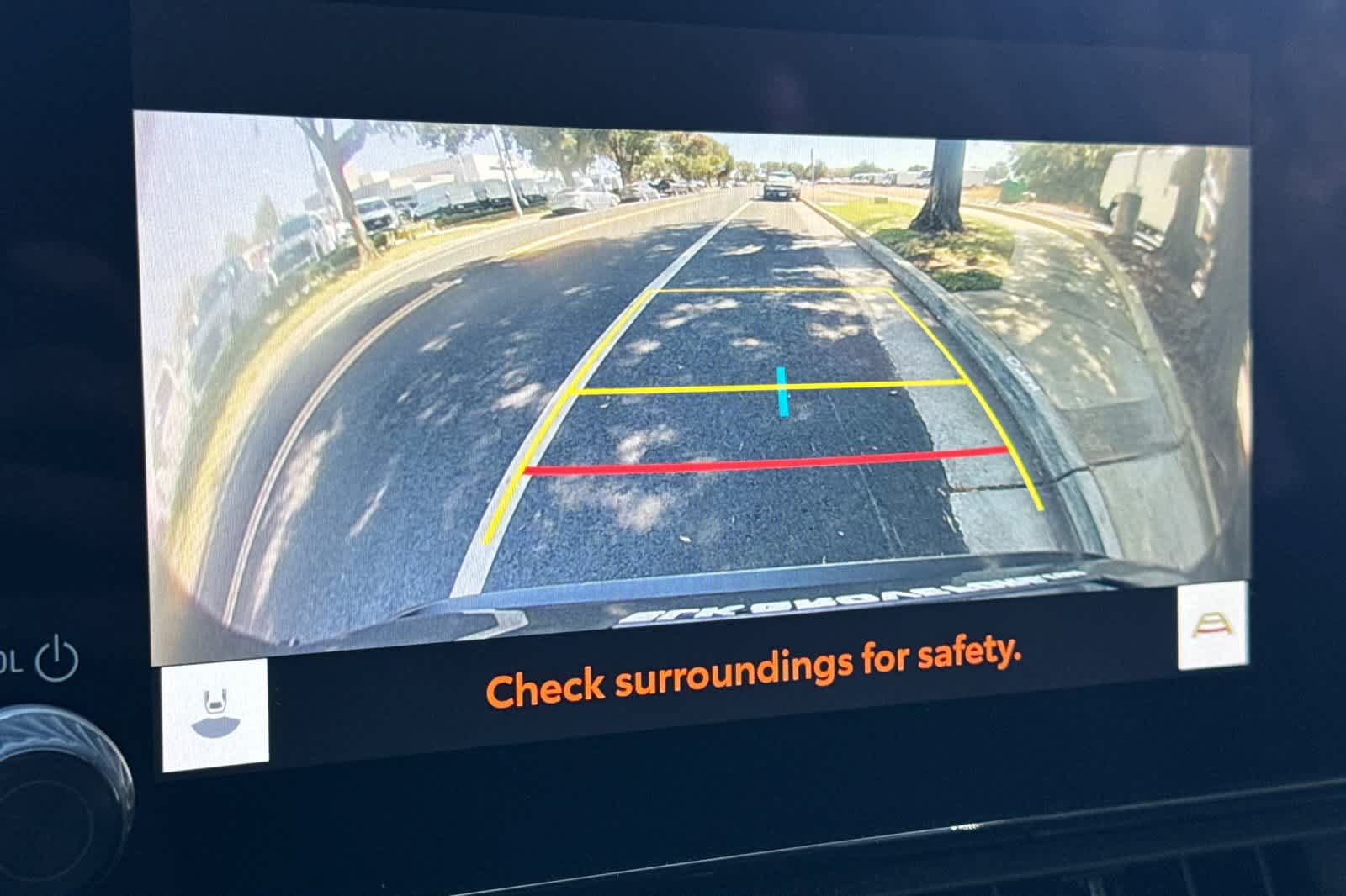 Used 2025 Toyota RAV4 XLE AWD/4WD image 19