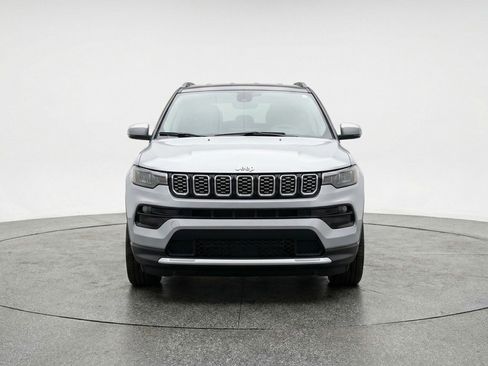 Used 2025 Jeep Compass Limited AWD/4WD image 2