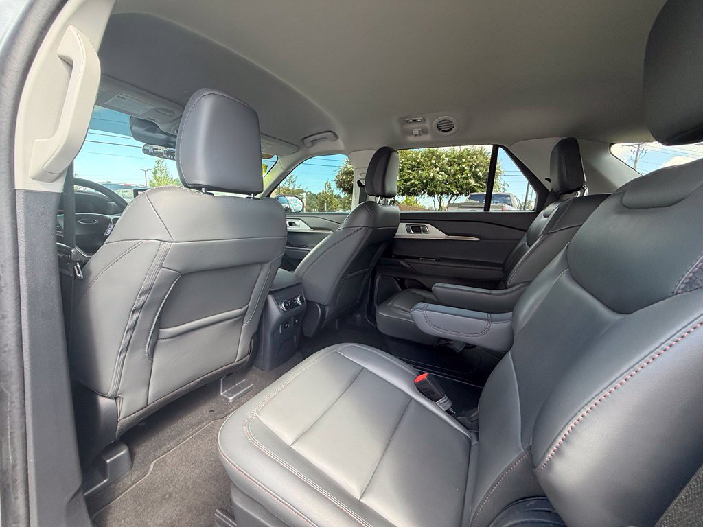 Certified 2025 Ford Explorer Active w/ Active Comfort Package RWD image 38