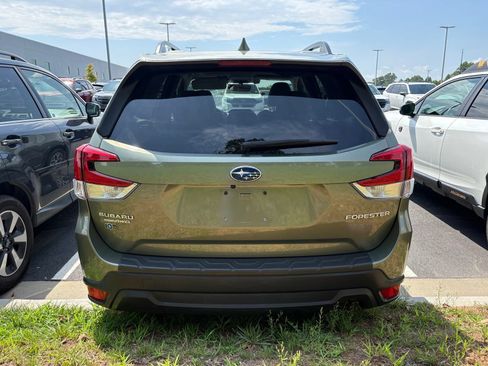 Used 2019 Subaru Forester Premium AWD/4WD image 5