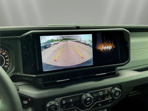 Used 2024 Jeep Wrangler Unlimited Sport AWD/4WD image 16