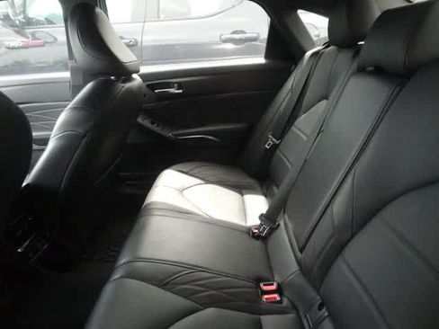 Used 2022 Toyota Avalon Limited w/ Advanced Safety Package FWD image 16