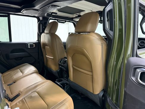 Used 2023 Jeep Gladiator Overland w/ Popular Equipment Package image 17