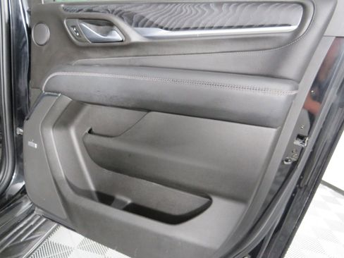 Used 2022 GMC Yukon XL Denali w/ Advanced Technology Package image 54