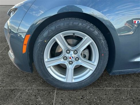 Used 2021 Chevrolet Camaro LT w/ Technology Package image 14