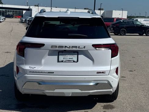 Used 2026 GMC Terrain Denali AWD/4WD image 3