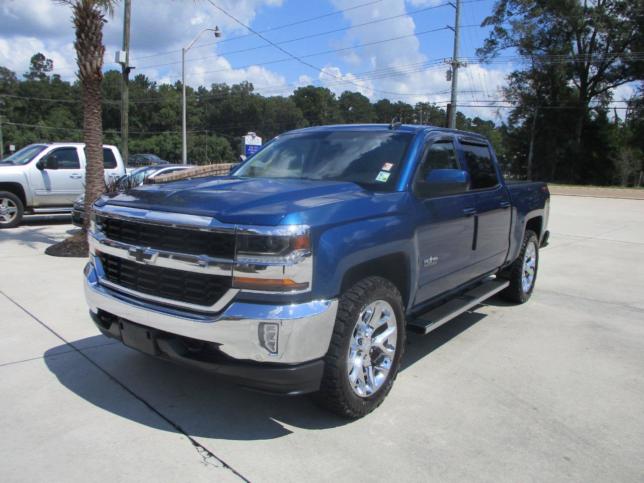 Used 2018 Chevrolet Silverado 1500 LT w/ Texas Edition AWD/4WD image 5