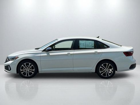 Used 2024 Volkswagen Jetta Sport FWD image 4