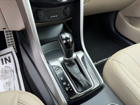 Used 2013 Hyundai Elantra GT w/ Tech Pkg FWD image 19