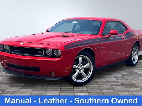Used 2010 Dodge Challenger R/T RWD image 1