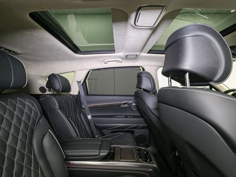 Used 2022 Genesis GV80 3.5T Prestige Signature w/ Winter Weather Package image 24