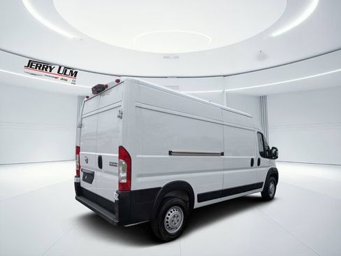 Used 2025 RAM ProMaster 2500 w/ Convenience Group FWD image 3