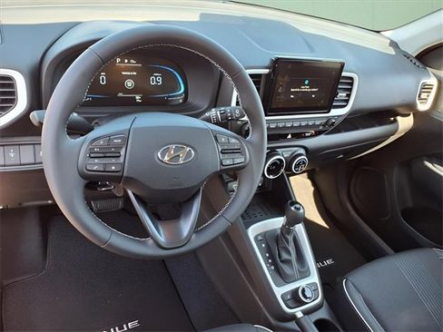 New 2025 Hyundai Venue Limited image 10