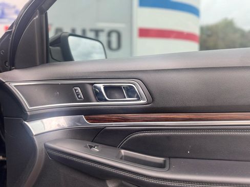Used 2017 Ford Explorer Limited w/ Equipment Group 301A FWD image 55