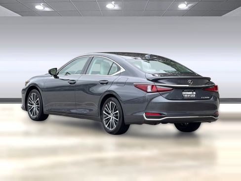 Used 2025 Lexus ES 300h w/ Premium Package FWD image 3