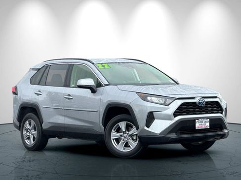 Used 2022 Toyota RAV4 LE image 2