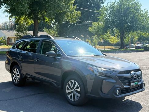 Used 2025 Subaru Outback AWD/4WD image 8