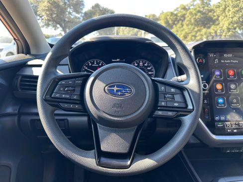 Used 2025 Subaru Crosstrek 2.0i Premium image 17