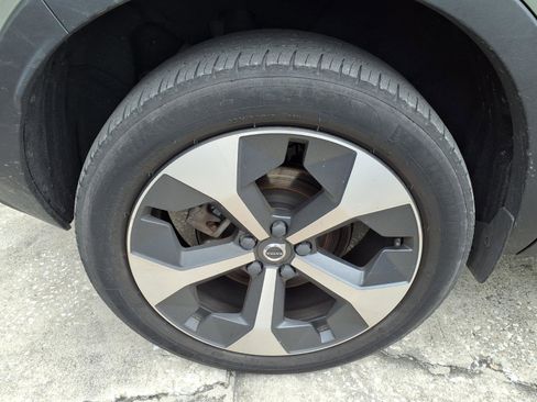Used 2023 Volvo XC40 B4 Plus w/ Protection Package Premier FWD image 2