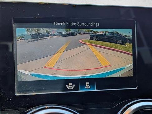 Used 2020 Mercedes-Benz GLB 250 image 12