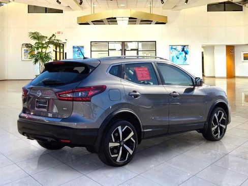 Certified 2022 Nissan Rogue Sport SL FWD image 5