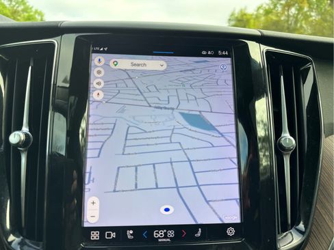 Certified 2023 Volvo XC60 B5 Plus image 29