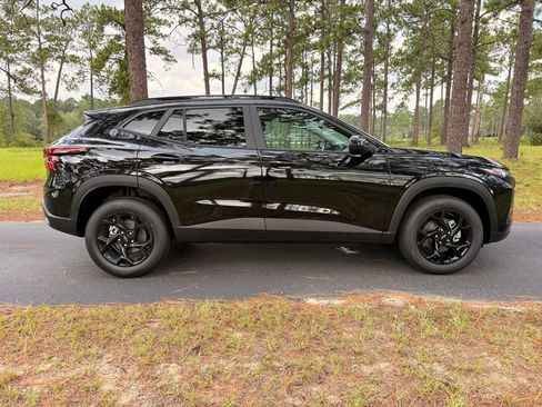 New 2026 Chevrolet Trax LT w/ Driver Confidence Package FWD image 6
