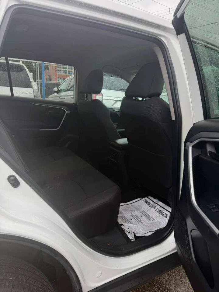 Used 2024 Toyota RAV4 LE AWD/4WD image 29