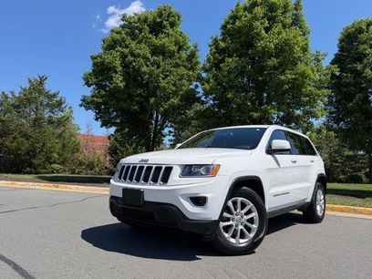 Used 2014 Jeep Grand Cherokee Laredo w/ 18" Wheel & 8.4" Radio Group