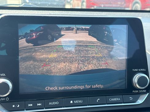 Used 2019 Nissan Altima 2.5 SV AWD/4WD image 18