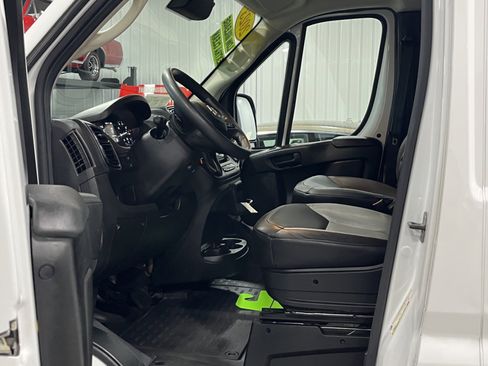 Used 2023 RAM ProMaster 2500 FWD image 8