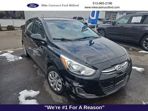 Used 2017 Hyundai Accent SE image 2