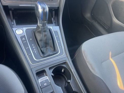 Used 2016 Volkswagen e-Golf SE w/ DC Fast Charging Package image 12