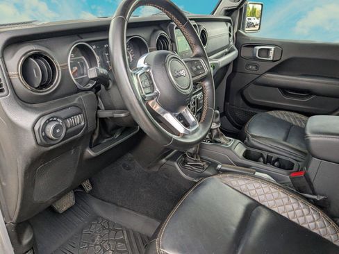 Used 2022 Jeep Wrangler Unlimited Sahara AWD/4WD image 6