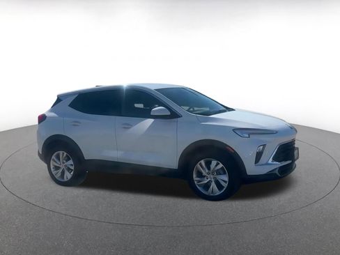 Used 2025 Buick Encore GX Preferred image 2