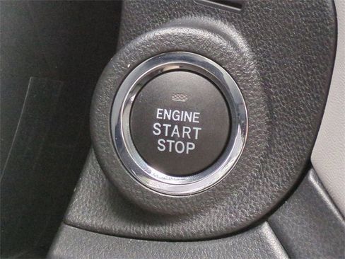 Used 2025 Subaru Outback Limited image 35