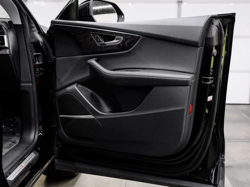 Used 2023 Audi Q8 Prestige image 56