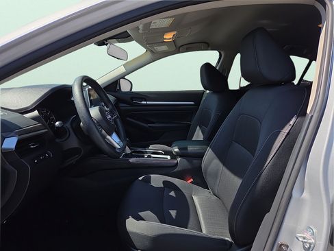Used 2023 Nissan Altima 2.5 SV FWD image 16