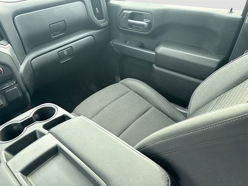 Used 2025 Chevrolet Silverado 2500 Custom w/ Custom Value Package image 22