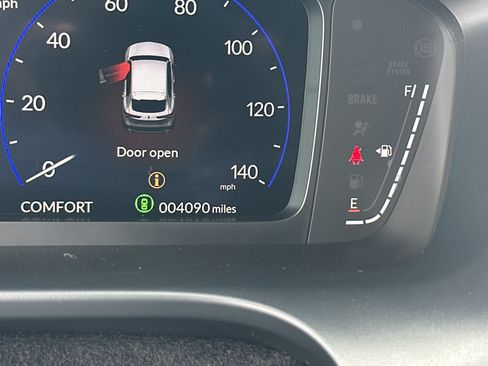 Certified 2025 Acura ADX FWD image 31
