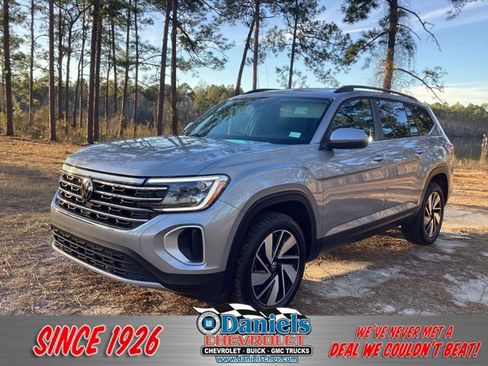 Used 2024 Volkswagen Atlas SE image 1