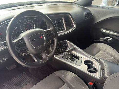 Used 2019 Dodge Challenger SXT RWD image 8