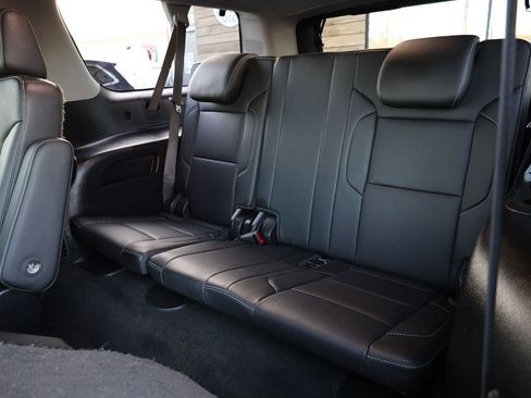 Used 2018 Chevrolet Suburban Premier image 15