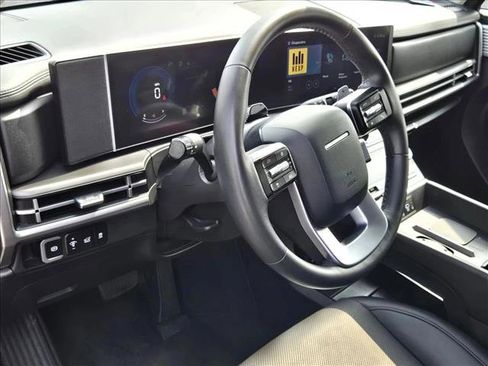 Used 2025 Hyundai Santa Fe SEL FWD image 10
