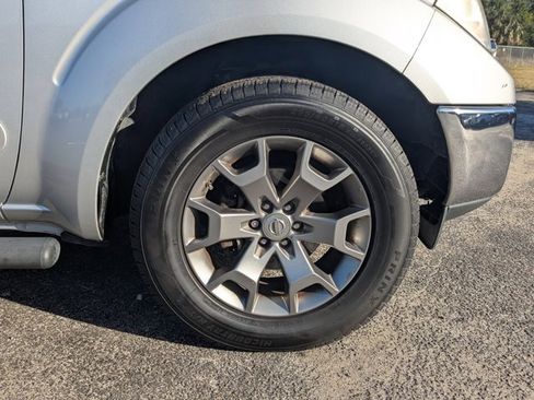 Used 2017 Nissan Frontier SL w/ Moonroof Package image 12