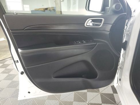 Used 2021 Jeep Grand Cherokee Laredo X RWD image 26