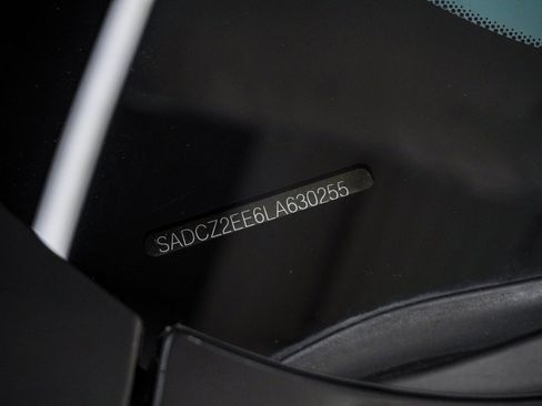 Used 2020 Jaguar F-PACE SVR image 31